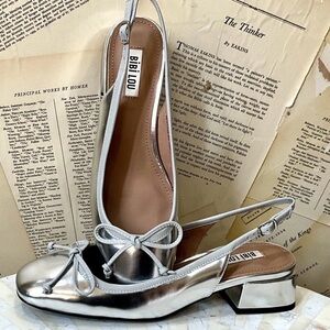 Anthropologie Bibi Lou Suzy Slingback Heels Silver Metallic Leather